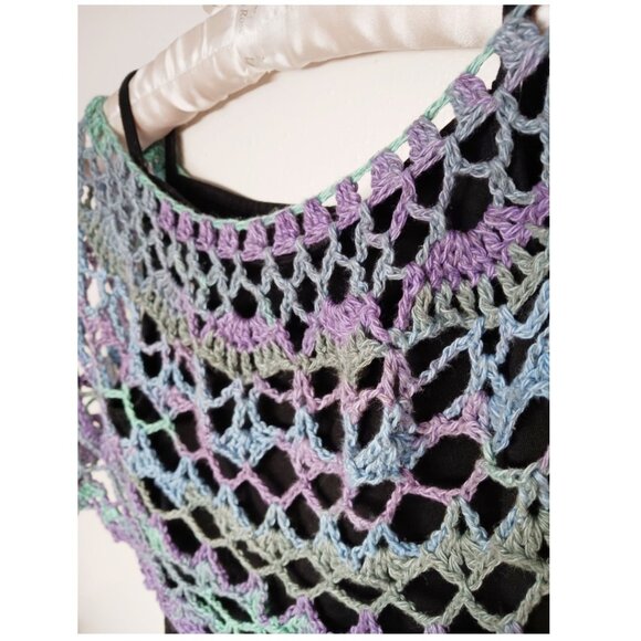 Crochet cotton lacy cape/shawl, Hand crocheted - Picture 2 of 4